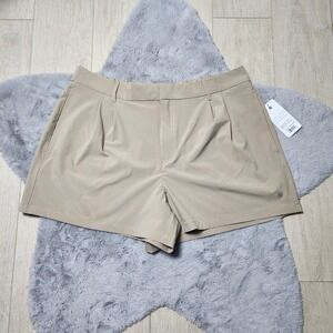 Apana Hook & Zip Closure with Two Pockets Lightweight Khaki Shorts